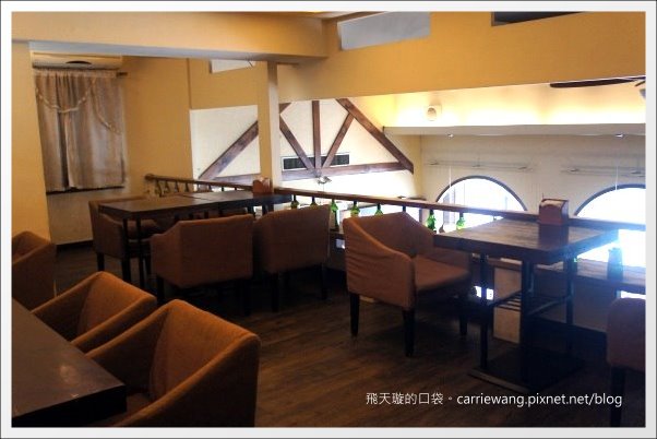 【台中義大利麵】夠義式創意料理。燉飯上舖滿了一層又一層的松阪豬，真是太犯規了！ @飛天璇的口袋