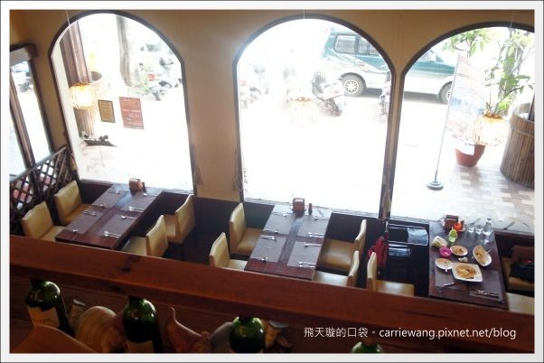 【台中義大利麵】夠義式創意料理。燉飯上舖滿了一層又一層的松阪豬，真是太犯規了！ @飛天璇的口袋