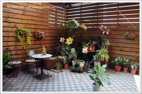 【台中義大利麵】夠義式創意料理。燉飯上舖滿了一層又一層的松阪豬，真是太犯規了！ @飛天璇的口袋