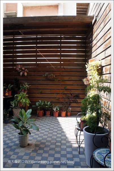 【台中義大利麵】夠義式創意料理。燉飯上舖滿了一層又一層的松阪豬，真是太犯規了！ @飛天璇的口袋