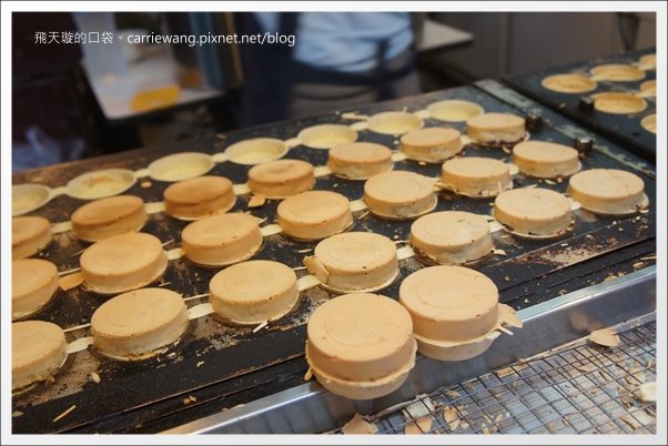 【中壢中原夜市】必吃小吃美食推薦。包甲好蔥燒包+皇后先生+御冠園鮮肉湯包+中原第一家麻辣豆腐+申園爆漿紅豆餅+高記老牌紅心粉圓+家鄉碳烤雞排 @飛天璇的口袋