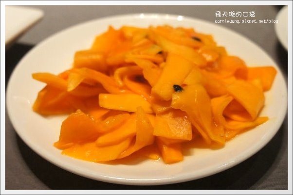 【台中美食】鳥窩窩私房菜@大遠百11F。10人份溫馨美饌桌菜~ @飛天璇的口袋