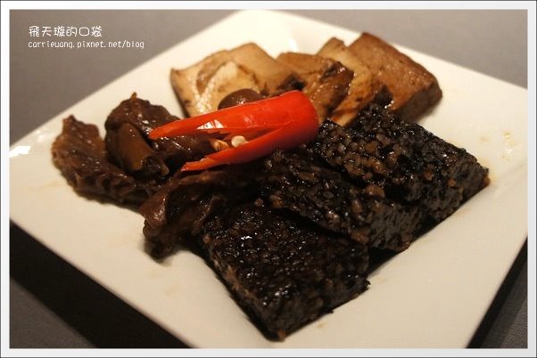 【台中美食】鳥窩窩私房菜@大遠百11F。10人份溫馨美饌桌菜~ @飛天璇的口袋