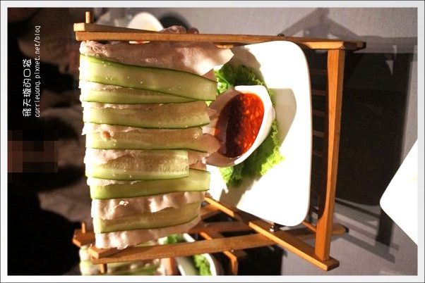 【台中美食】鳥窩窩私房菜@大遠百11F。10人份溫馨美饌桌菜~ @飛天璇的口袋