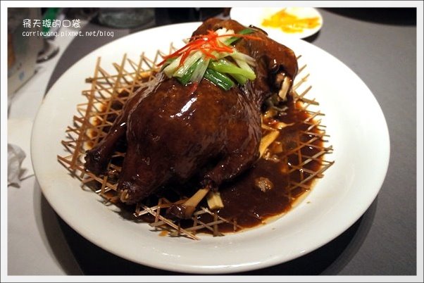 【台中美食】鳥窩窩私房菜@大遠百11F。10人份溫馨美饌桌菜~ @飛天璇的口袋