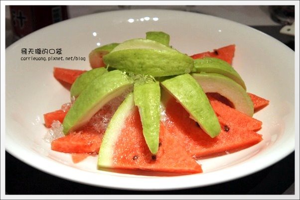 【台中美食】鳥窩窩私房菜@大遠百11F。10人份溫馨美饌桌菜~ @飛天璇的口袋