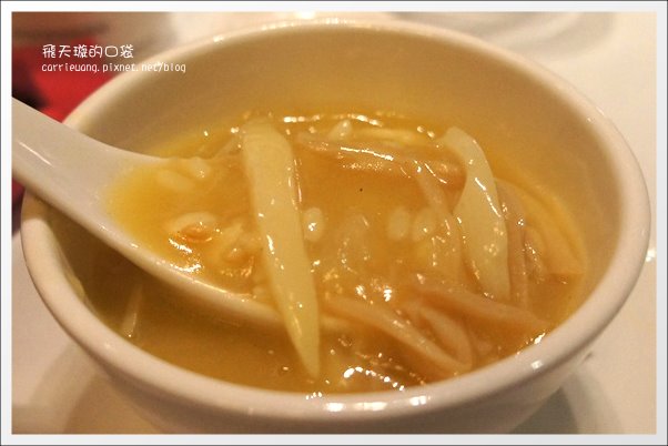 【台中美食】鳥窩窩私房菜@大遠百11F。10人份溫馨美饌桌菜~ @飛天璇的口袋