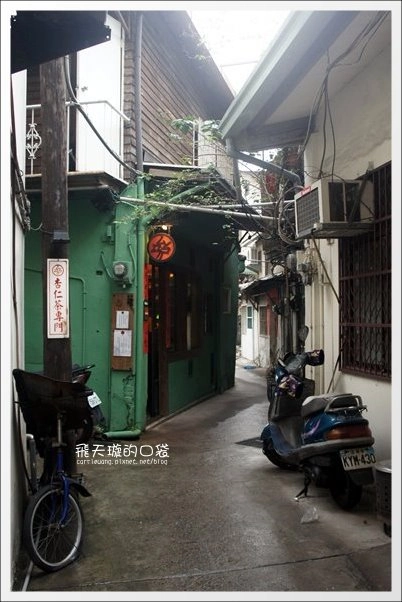 【台中美食】三時茶房．杏仁茶專門。沒有藥水味的杏仁茶+復古氛圍的老房子~ @飛天璇的口袋