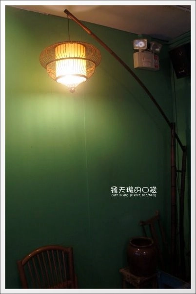 【台中美食】三時茶房．杏仁茶專門。沒有藥水味的杏仁茶+復古氛圍的老房子~ @飛天璇的口袋