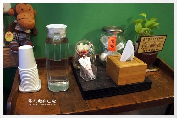 【台中美食】三時茶房．杏仁茶專門。沒有藥水味的杏仁茶+復古氛圍的老房子~ @飛天璇的口袋