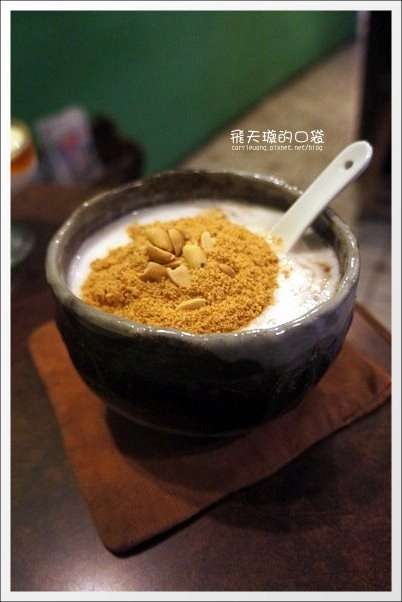 【台中美食】三時茶房．杏仁茶專門。沒有藥水味的杏仁茶+復古氛圍的老房子~ @飛天璇的口袋