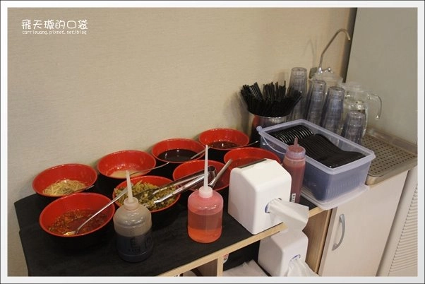 【台中牛肉麵推薦】牛佬牛肉麵專門店。讓不愛吃牛肉麵的我，也愛上了牛肉麵&hellip;❤(同場加映：2013文昌國小櫻花季) @飛天璇的口袋