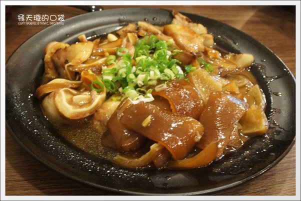 【台中牛肉麵推薦】牛佬牛肉麵專門店。讓不愛吃牛肉麵的我，也愛上了牛肉麵&hellip;❤(同場加映：2013文昌國小櫻花季) @飛天璇的口袋