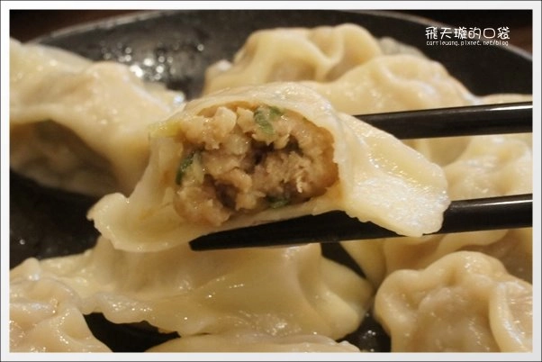 【台中牛肉麵推薦】牛佬牛肉麵專門店。讓不愛吃牛肉麵的我，也愛上了牛肉麵&hellip;❤(同場加映：2013文昌國小櫻花季) @飛天璇的口袋