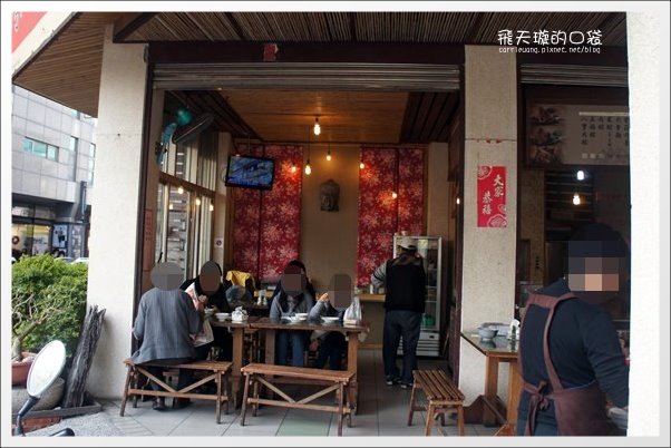 台南小吃美食一日遊｜小南米糕+品香肉粽+深藍咖啡館+阿明豬心冬粉+莊子土豆仁湯+莉莉水果店 @飛天璇的口袋