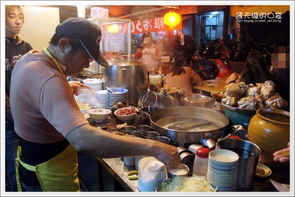 台南小吃美食一日遊｜小南米糕+品香肉粽+深藍咖啡館+阿明豬心冬粉+莊子土豆仁湯+莉莉水果店 @飛天璇的口袋