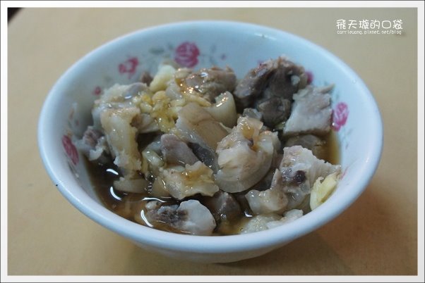 台南小吃美食一日遊｜小南米糕+品香肉粽+深藍咖啡館+阿明豬心冬粉+莊子土豆仁湯+莉莉水果店 @飛天璇的口袋