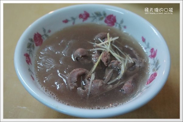 台南小吃美食一日遊｜小南米糕+品香肉粽+深藍咖啡館+阿明豬心冬粉+莊子土豆仁湯+莉莉水果店 @飛天璇的口袋