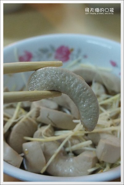 台南小吃美食一日遊｜小南米糕+品香肉粽+深藍咖啡館+阿明豬心冬粉+莊子土豆仁湯+莉莉水果店 @飛天璇的口袋