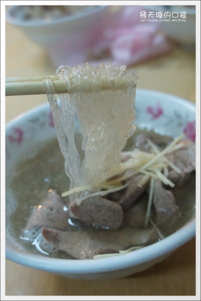 台南小吃美食一日遊｜小南米糕+品香肉粽+深藍咖啡館+阿明豬心冬粉+莊子土豆仁湯+莉莉水果店 @飛天璇的口袋