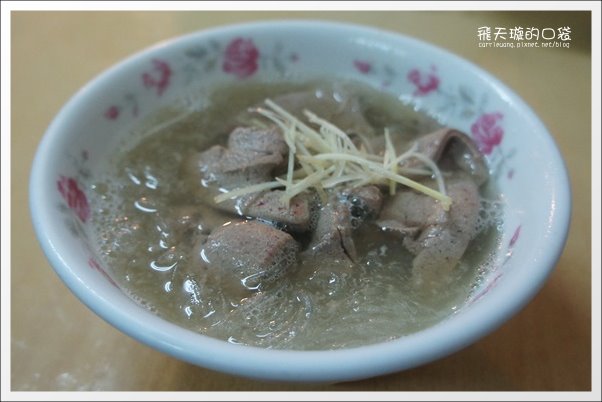 台南小吃美食一日遊｜小南米糕+品香肉粽+深藍咖啡館+阿明豬心冬粉+莊子土豆仁湯+莉莉水果店 @飛天璇的口袋