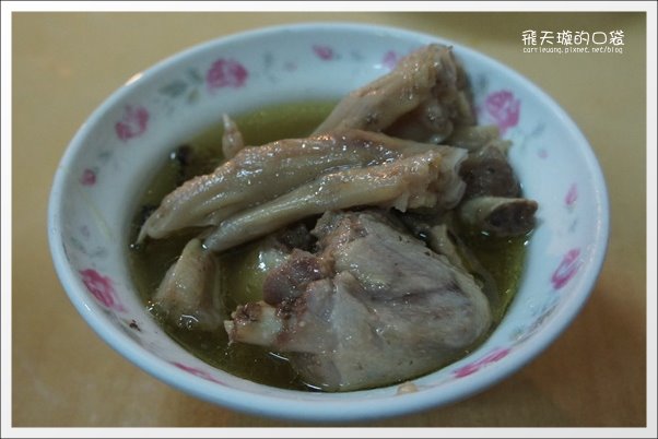 台南小吃美食一日遊｜小南米糕+品香肉粽+深藍咖啡館+阿明豬心冬粉+莊子土豆仁湯+莉莉水果店 @飛天璇的口袋