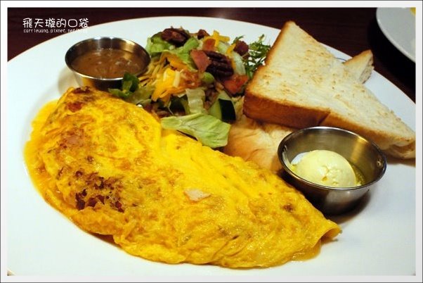 【台中早午餐】Gordon Biersch．GB鮮釀啤酒餐廳。道地的美式早午餐激推！ @飛天璇的口袋