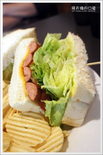 【台中早午餐】鯊魚咬吐司@學士總店。鯊魚啊鯊魚，你何苦咬自已？ @飛天璇的口袋