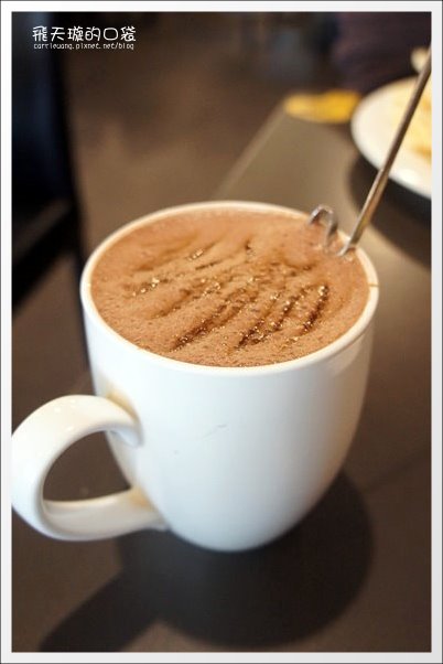 【台中早午餐】鯊魚咬吐司@學士總店。鯊魚啊鯊魚，你何苦咬自已？ @飛天璇的口袋