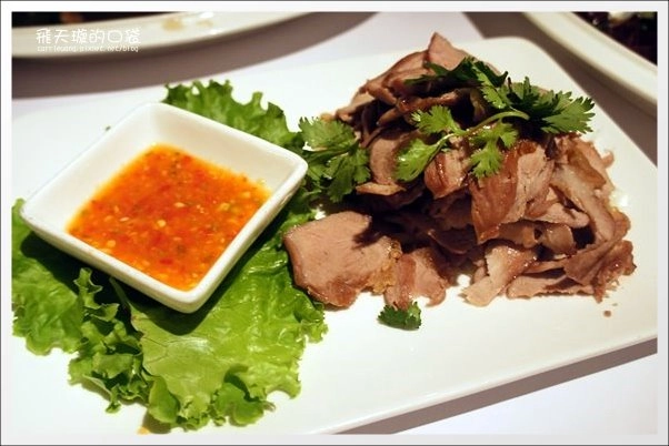 【台中泰式餐廳】紅舍泰式料理@中港店。每一道都很好吃，很值得推薦！ @飛天璇的口袋