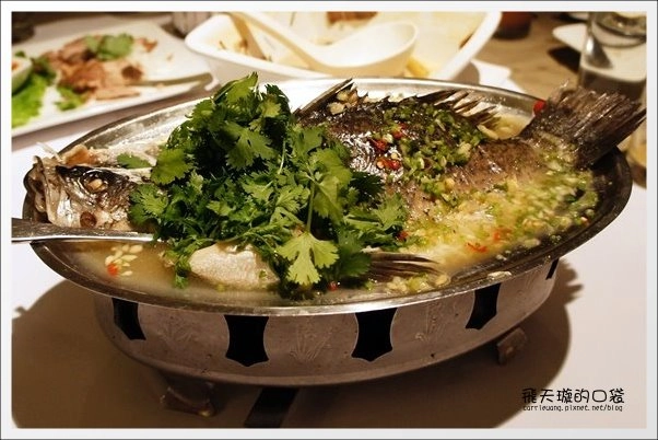 【台中泰式餐廳】紅舍泰式料理@中港店。每一道都很好吃，很值得推薦！ @飛天璇的口袋