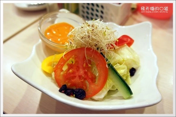 【台中披薩吃到飽】喬e歐爸爸手工披薩。有鹹蛋超人口味耶！ @飛天璇的口袋