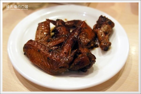 【台中披薩吃到飽】喬e歐爸爸手工披薩。有鹹蛋超人口味耶！ @飛天璇的口袋