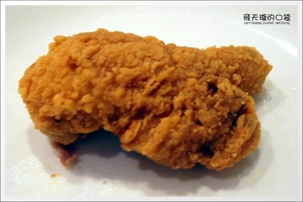 【台中披薩吃到飽】喬e歐爸爸手工披薩。有鹹蛋超人口味耶！ @飛天璇的口袋