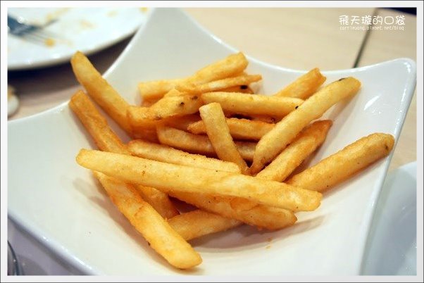 【台中披薩吃到飽】喬e歐爸爸手工披薩。有鹹蛋超人口味耶！ @飛天璇的口袋