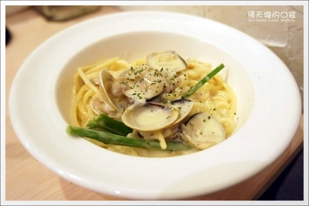 【台中披薩吃到飽】喬e歐爸爸手工披薩。有鹹蛋超人口味耶！ @飛天璇的口袋