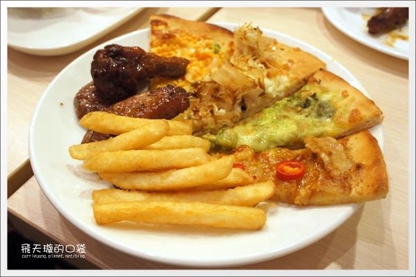 【台中披薩吃到飽】喬e歐爸爸手工披薩。有鹹蛋超人口味耶！ @飛天璇的口袋