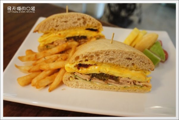 【台中下午茶】拾光机壹号(=拾光機壹號)。老宅新生命~(拾光机已搬家，原址已改名：貳樓高) @飛天璇的口袋