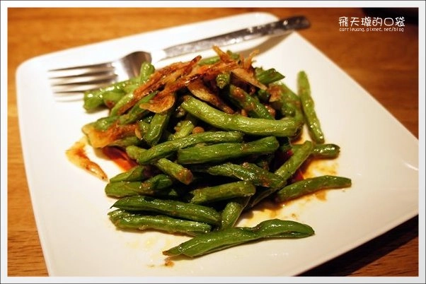 【台中泰式餐廳】泰過熱時尚泰式料理。新加坡來的好滋味，全新菜單再出擊！ @飛天璇的口袋