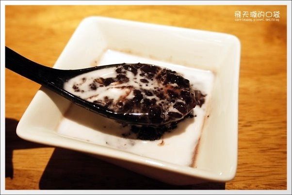 【台中泰式餐廳】泰過熱時尚泰式料理。新加坡來的好滋味，全新菜單再出擊！ @飛天璇的口袋