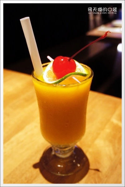 【台中泰式餐廳】泰過熱時尚泰式料理。新加坡來的好滋味，全新菜單再出擊！ @飛天璇的口袋