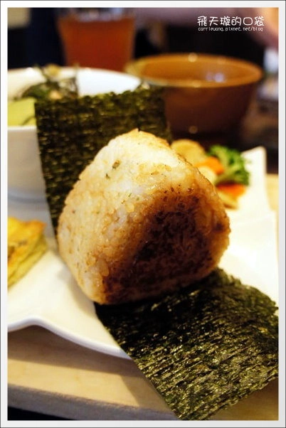 【台中美食】朋友家．日式輕食、甜點、沙冰。平等市場老屋新生 @飛天璇的口袋