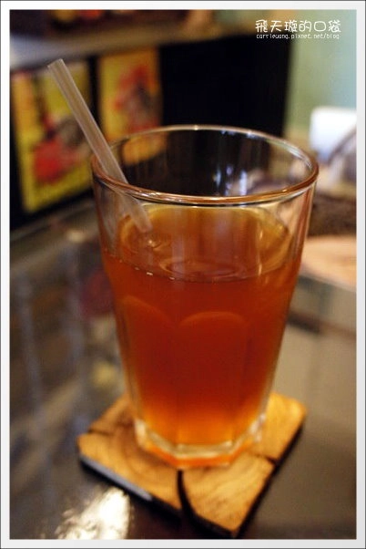 【台中美食】朋友家．日式輕食、甜點、沙冰。平等市場老屋新生 @飛天璇的口袋