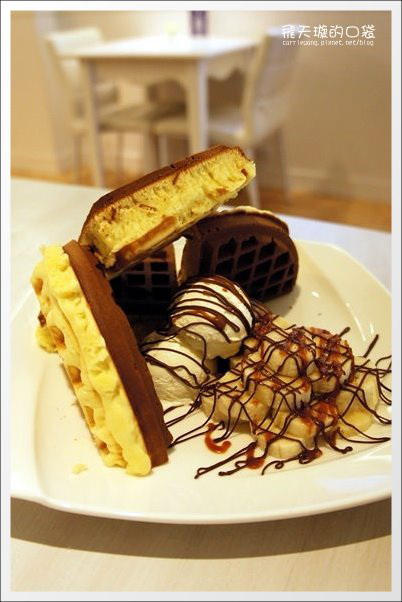 【台中下午茶】Connie’s Cafe。媲美鑽石的3CM超厚鬆餅 @飛天璇的口袋