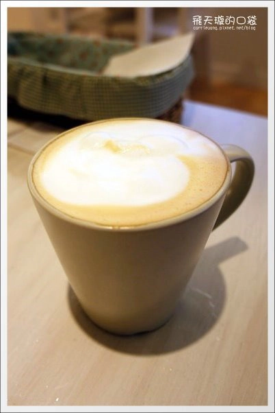 【台中下午茶】Connie’s Cafe。媲美鑽石的3CM超厚鬆餅 @飛天璇的口袋