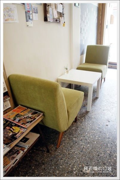 【台中下午茶】七天出走．7 days away Caf&eacute;+B&B。樸實，深得我心的鬆餅~ @飛天璇的口袋