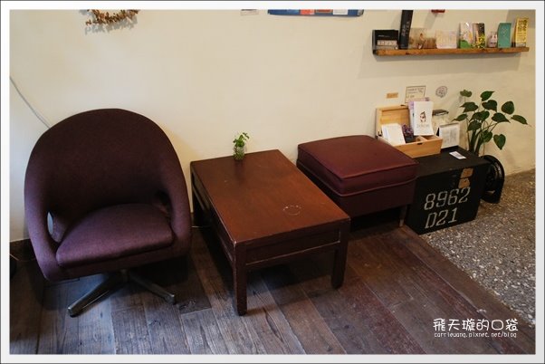 【台中下午茶】七天出走．7 days away Caf&eacute;+B&B。樸實，深得我心的鬆餅~ @飛天璇的口袋