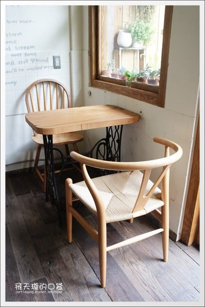 【台中下午茶】七天出走．7 days away Caf&eacute;+B&B。樸實，深得我心的鬆餅~ @飛天璇的口袋