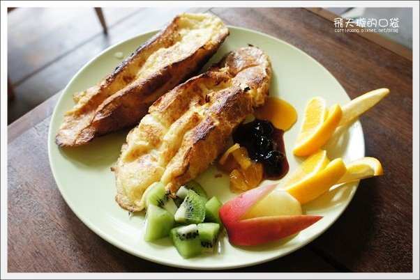 【台中下午茶】七天出走．7 days away Caf&eacute;+B&B。樸實，深得我心的鬆餅~ @飛天璇的口袋