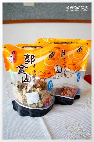 【深坑老街一日遊】必吃小吃美食推薦。深坑大樹下+金大鼎串烤香豆腐+阿珠芋圓+深坑七里香+廟口石板臭豆腐+唐山伯古味桂花酸梅湯+郭金山手工花生糖+顏藝德興豆腐冰+老街頭碳燒豆腐霜淇淋 @飛天璇的口袋